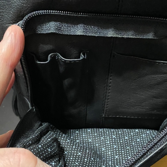 Kenneth Cole vintage Black butter soft Leather shoulder crossbody Bag - Picture 11 of 16